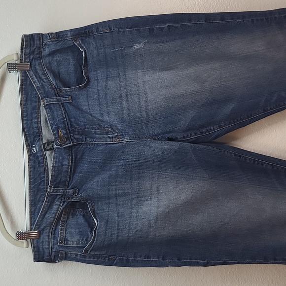 GAP Cropped Blue Jeans - Picture 2 of 9